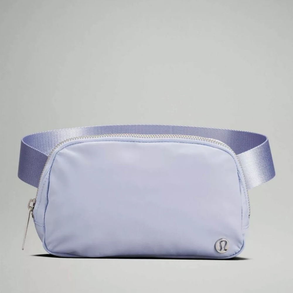 NWT Pastel Blue (PSLB) Lululemon Everywhere Belt Bag (never used)